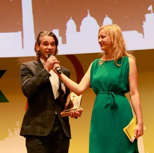carmen-hntschel_moderatorin-berlin-tourismus-event-rtk-award