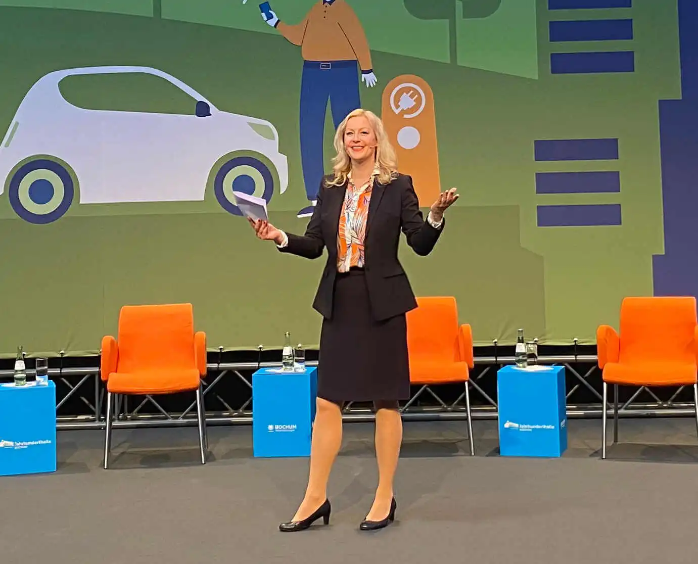 ) Carmen Hentschel ist Moderator in Hamburg für Event, Galas, Messe und Konferenz