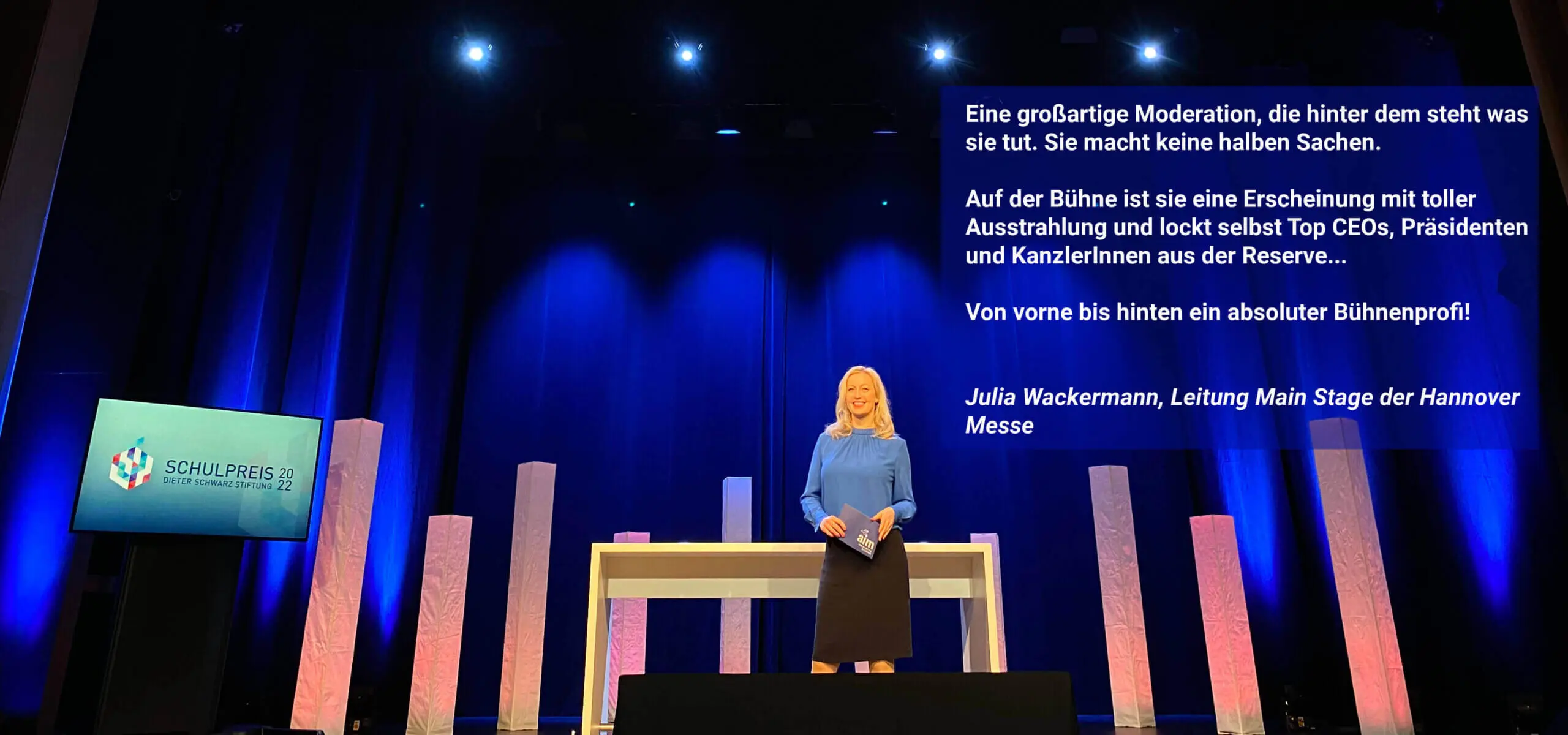 moderatorin-digitalisierung-frankfurt-carmen_hentschel-moderation-konferenz-messe-podiumsdiskussion