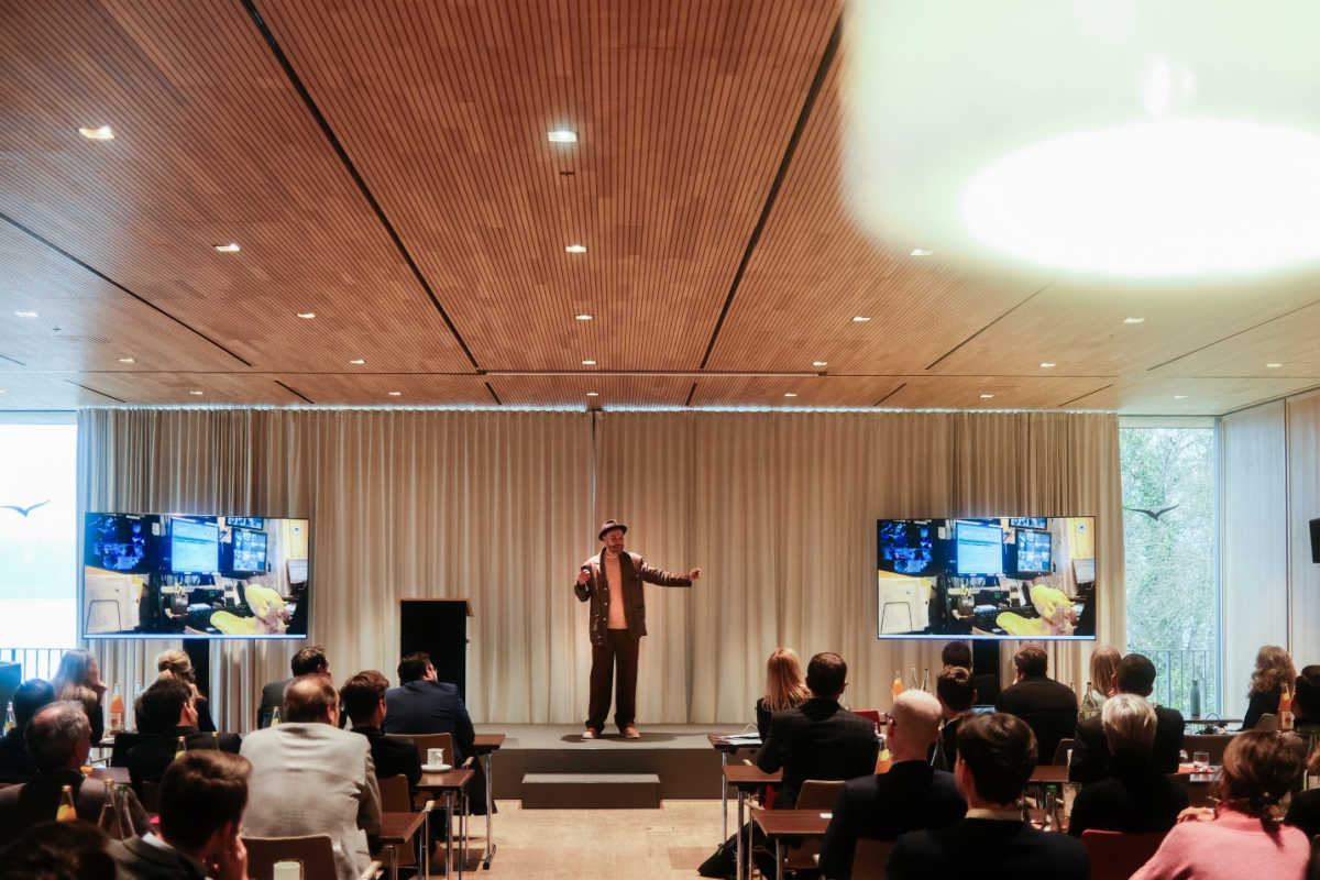 moderatorin-sustainability-carmen-hentschel-mit-keynote-speaker-innovation-christian-wehner