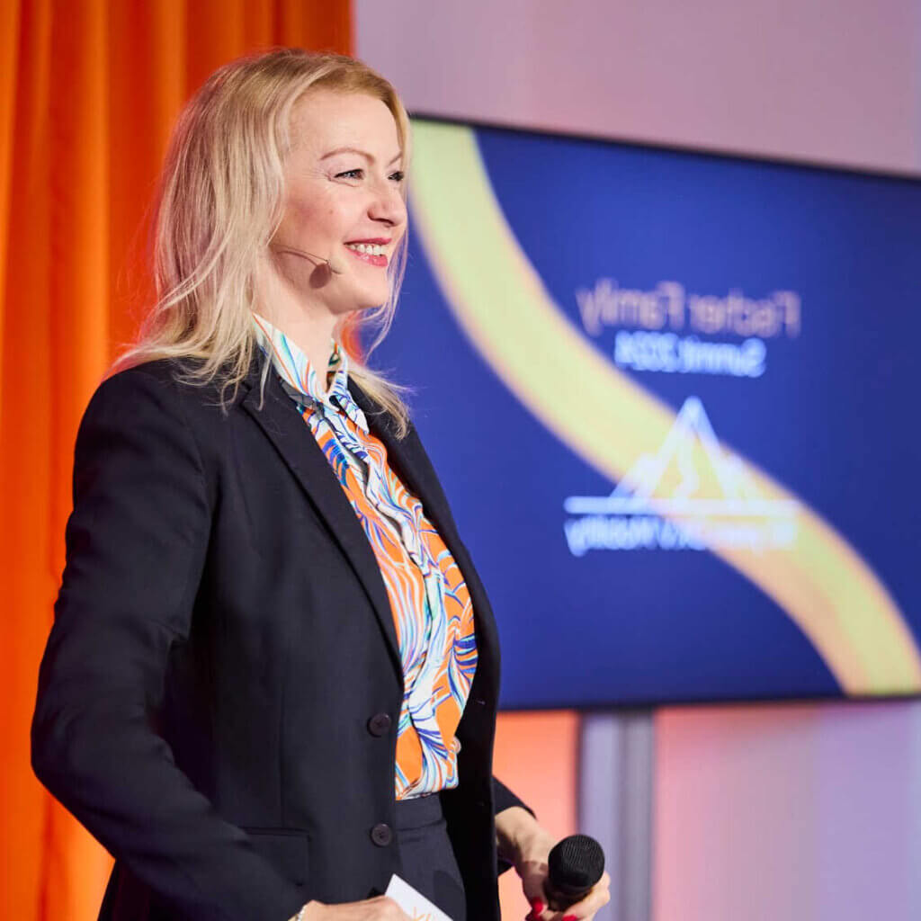 business-und-ki-moderatorin-event-carmen-hentschel.jpg (1) Moderation Digitalisierung und digitale Transformation Carmen Hentschel