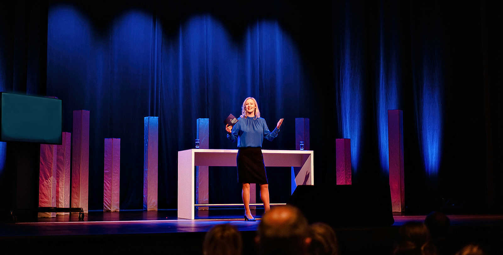 keynote-speakerin-digitalisierung-ki-megatrends-carmen-hentschel Kopie keynote-speakerin-digitalisierung-ki-megatrends-carmen-hentschel