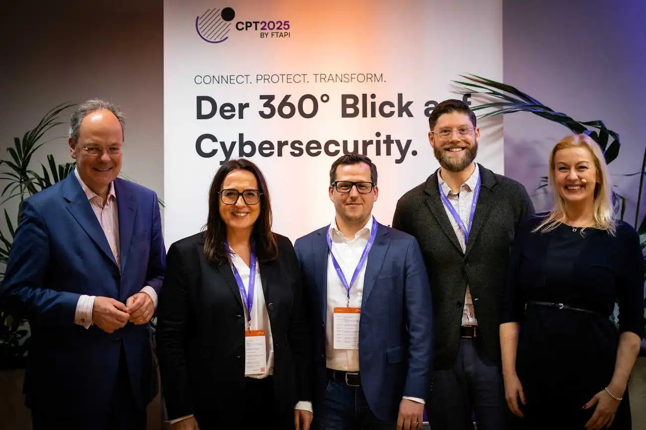 moderatorin-cyber-security-carmen-hentschel-ftapi-muenchen moderatorin-cyber-security-carmen-hentschel-ftapi-muenchen